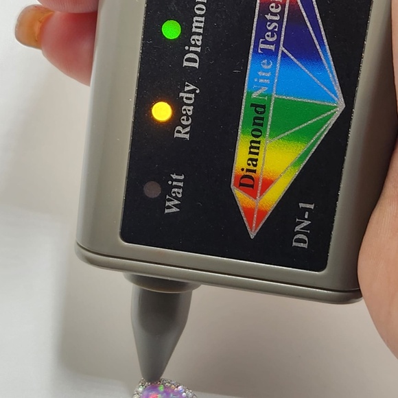 Natural Opal Urn Pendant, Keepsake Jewelry to hold ashes, Ash holder urn jewelry - Picture 1 of 7